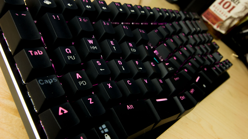 Illustration for article titled X-Bows Ergonomic Keyboard Review: Strange Shape, Great Typing